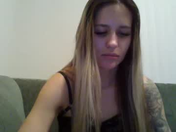 girl
        chaneld cam image #3232350