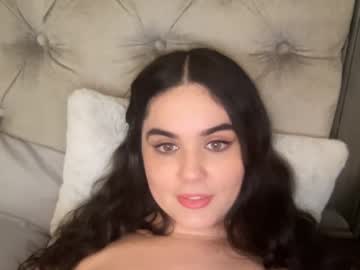 girl
        gia_is_horny cam image #811910