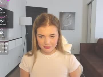 girl
        adri_dream cam image #6535315