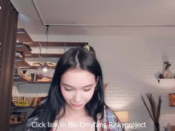 girl
        riskyproject cam image #6948008