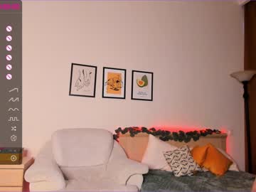 girl
        demimorris cam image #1669659