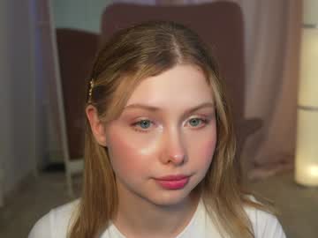 girl
        april_blush cam image #3958885
