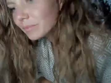 girl
        kosmickate cam image #378407