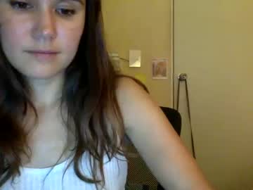 girl
        ericarae91 cam image #199364