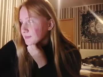 girl
        anika_lipps cam image #2627550