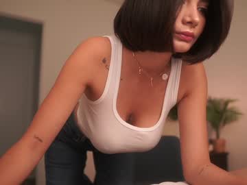 girl
        letiziafulkers1 cam image #5391356