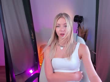 girl
        cassie_palmer cam image #4655273