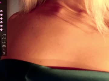 girl
        beverly_hillls cam image #4096720