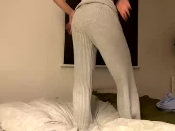 girl
        pegausis cam image #5736531