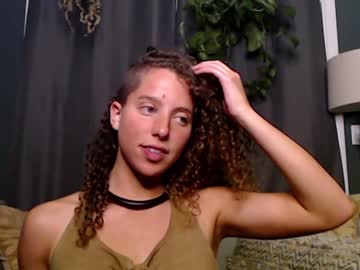 girl
        flowqueen cam image #4524383