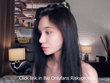 girl
        riskyproject cam image #6848143