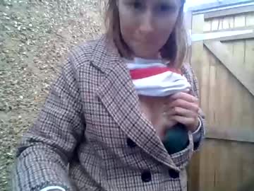 girl
        eatmypie69 cam image #2716835