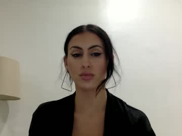 girl
        sashamolaney cam image #1717079