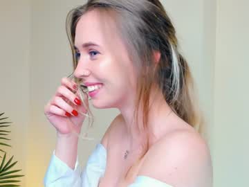 girl
        katrin_tangerine cam image #3836895