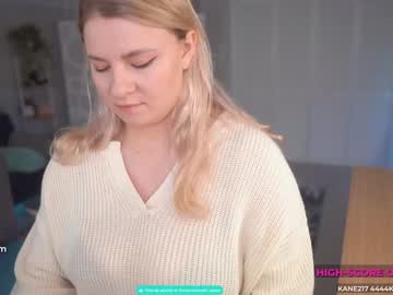 girl
        asiri_ocean cam image #4811237