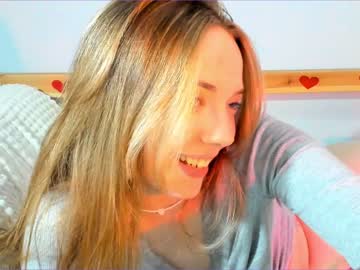 girl
        thisisamelia cam image #3874006