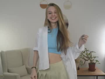 girl
        typhoongirl cam image #5996007