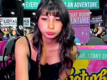 girl
        violetttflowers cam image #5335616