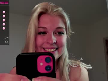 girl
        barbie_kate cam image #2092473