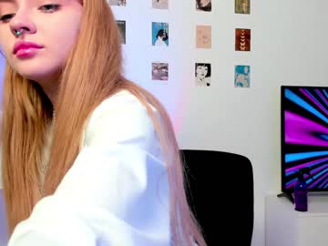 girl
        elizabeth__gray cam image #1330476