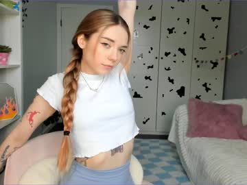 girl
        thisisamelia cam image #1237499