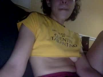 girl
        emily017 cam image #101309