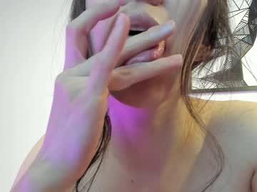 girl
        lucie_beltran cam image #537644