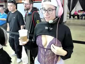 girl
        cidergal69 cam image #6555991