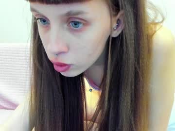 girl
        flowerofsin2001 cam image #786685