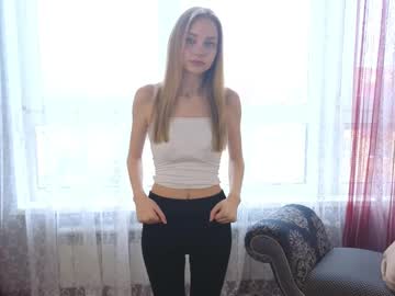 girl
        constancedunnuck cam image #6796807
