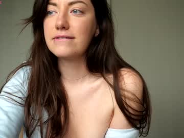 girl
        ronny_ponny cam image #6790438