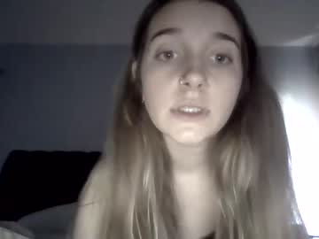 girl
        jillylovestay cam image #3931538