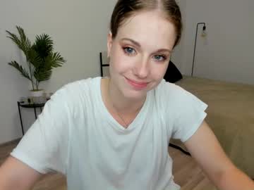 girl
        jul_jul_jul cam image #2121638