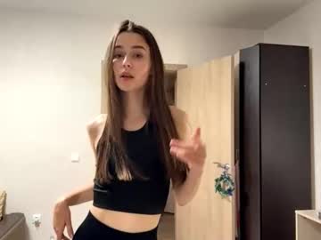 girl
        fannygilbertson cam image #7030123