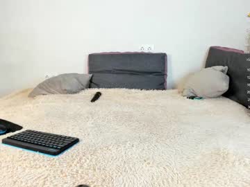 couple
        swetty__couple cam image #2738804
