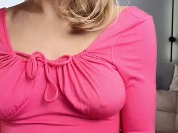 girl
        roselyn_rose cam image #6727651