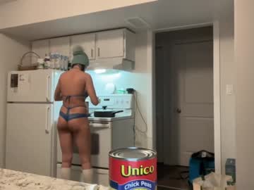 girl
        xyleialuv cam image #480624