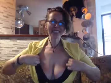 girl
        margaxx cam image #301994