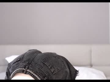 girl
        mona_elisa cam image #2499305