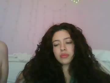girl
        savinajade cam image #348332