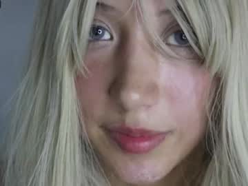 girl
        wendy_daniela cam image #2388427