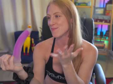 girl
        ginger_little cam image #1159257