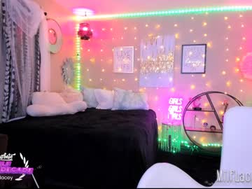girl
        milf_lacey cam image #340560