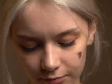 girl
        cassie130505 cam image #3874892