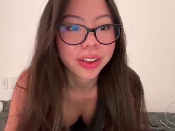 girl
        miakimxo cam image #5115242