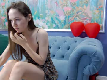 girl
        kriskras__ cam image #1056318