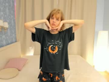 girl
        jettabinford cam image #4143767