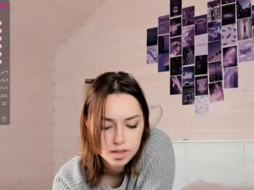 girl
        darling_kira cam image #91684
