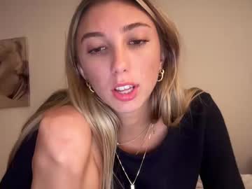 girl
        gracelarson cam image #5122453