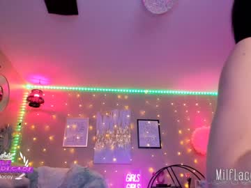 girl
        milf_lacey cam image #613347